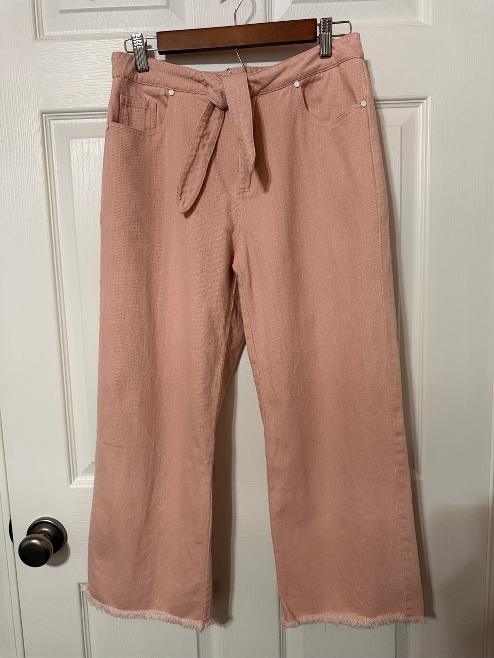 Le Lis Blush Wide Leg Tie-Waist Crop Jeans